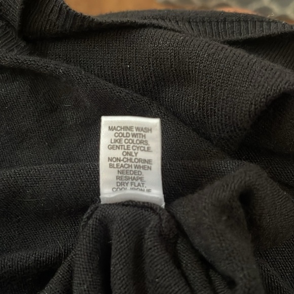 Black high low cardigan. Size 18/20 W. - Picture 8 of 9